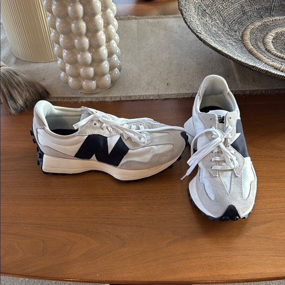 New Balance 327s White/Black/White Sneakers, Sz 7, Barely Worn!